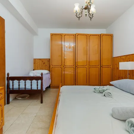 Family-friendly With Swimming Pool Brela, Makarska - 22910 Appartamento