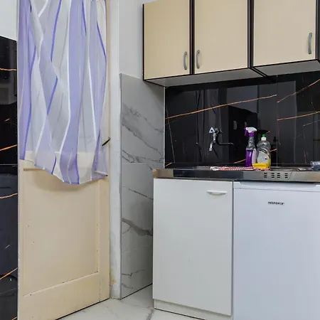 Family-friendly With Swimming Pool Brela, Makarska - 22910 Appartamento