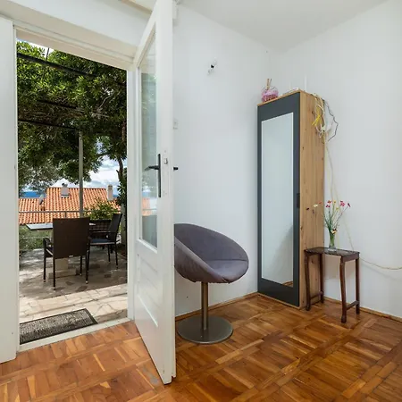Appartamento Family-friendly With Swimming Pool Brela, Makarska - 22910