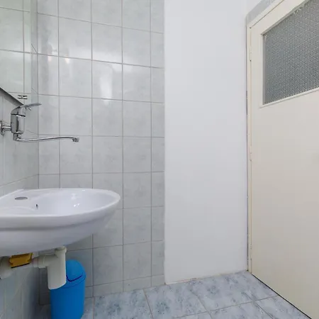 Family-friendly With Swimming Pool Brela, Makarska - 22910 Appartamento