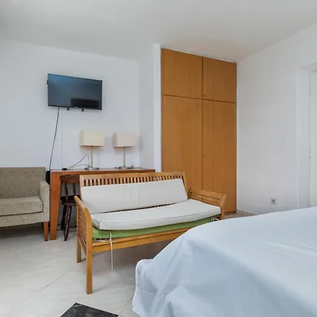 Family-friendly With Swimming Pool Brela, Makarska - 22910 Appartamento