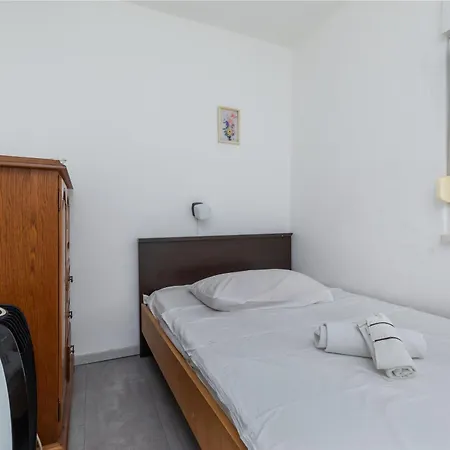 Family-friendly With Swimming Pool Brela, Makarska - 22910 Appartamento