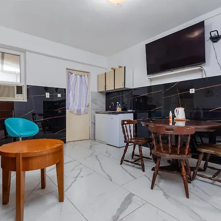 Family-friendly With Swimming Pool Brela, Makarska - 22910 Appartement Brela