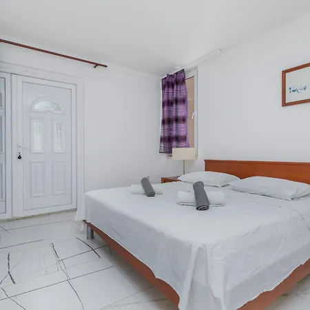 Family-friendly With Swimming Pool Brela, Makarska - 22910 Brela