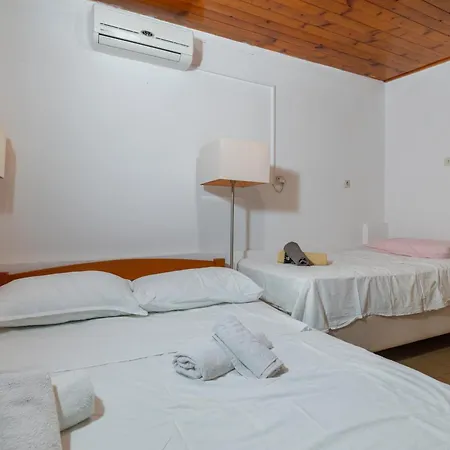 Appartement Family-friendly With Swimming Pool Brela, Makarska - 22910