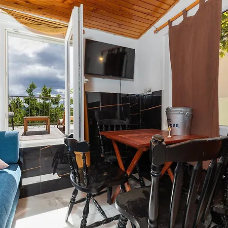 Family-friendly With Swimming Pool Brela, Makarska - 22910 Appartement